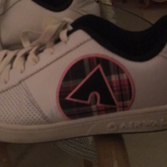 Sneakers - Picture 3 of 3